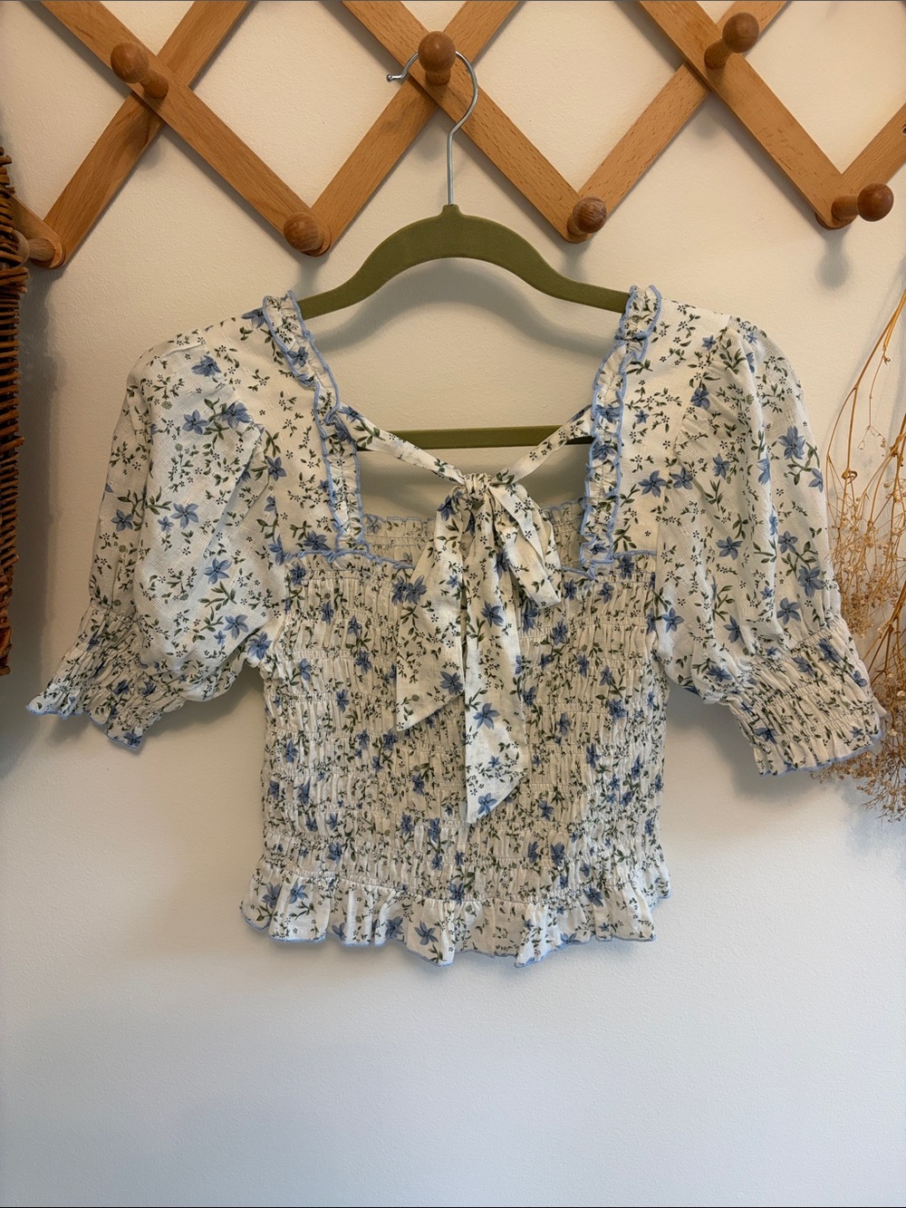 Love Riche Blue & White Smocked Floral Crop Top - Picture 2 of 2